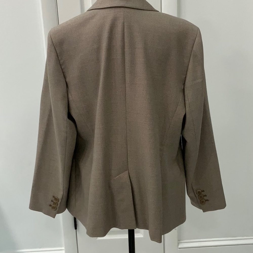 Talbots. Blazer. Two Button Closure. Size 16w - image 4